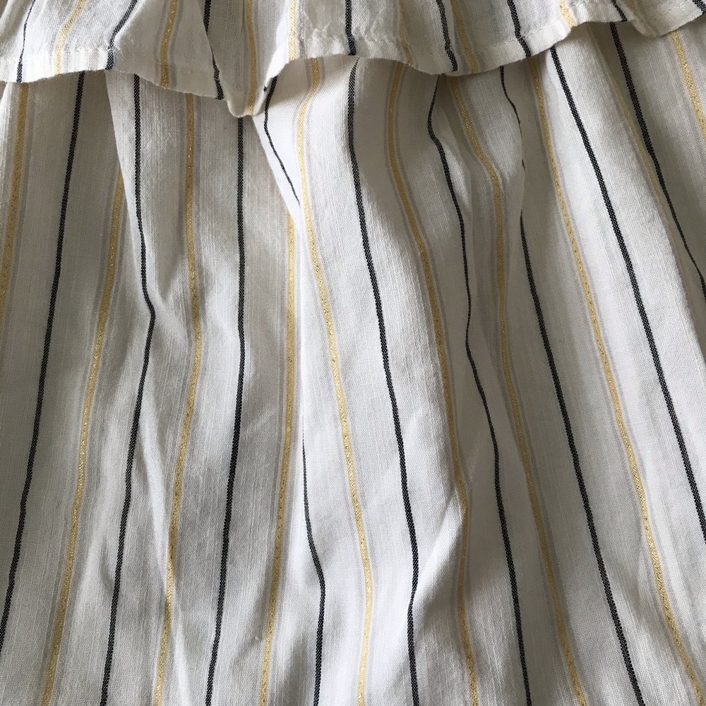 NWT. Striped RuffleTank. - Picture 3 of 5